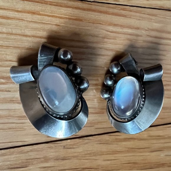 Walter Lampl Vintage Stamped Sterling Silver Moonstone Clip Earrings Excel Cond - Picture 1 of 16